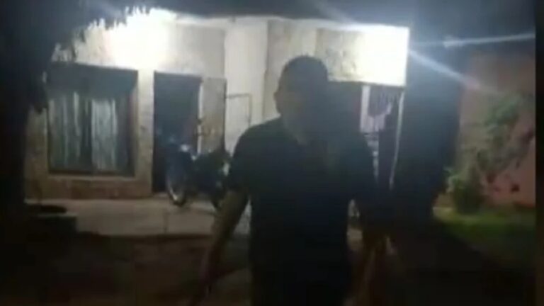 Una denuncia de polución sonora terminó en una pelea entre vecinos. Foto: Captura de video/ Telefuturo.