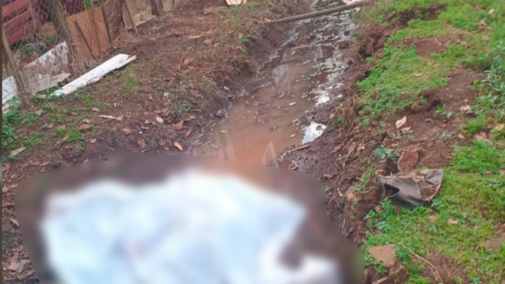 El cuerpo sin vida de Julio César Troche fue hallado tirado en una zanja.Foto: Edgar Medina.