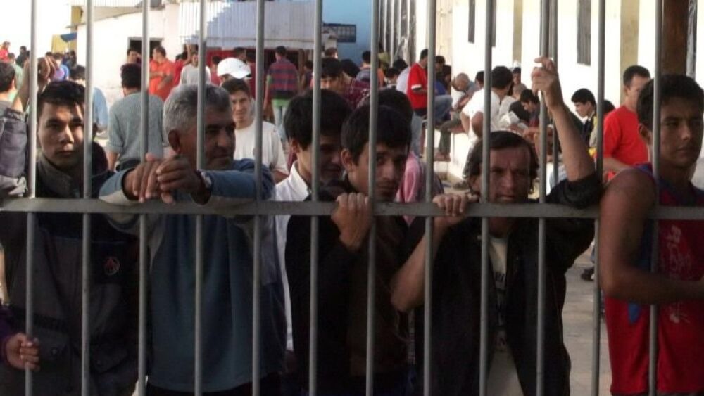 Guardiacárceles amenazan con recrudecer medida de fuerza.