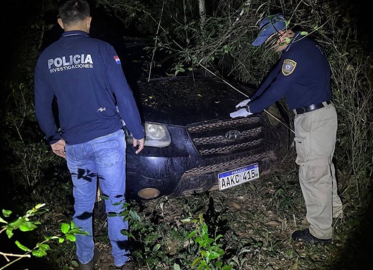 Uno de los vehículos incautados durante el allanamiento. Foto: Gentileza.
