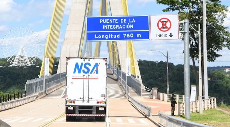 Actualmente el paso funciona en horario restringido, exclusivamente para camiones, entre las 22:00 y las 5:00. Foto: Archivo.