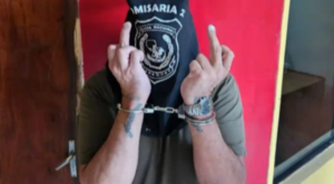 El hombre fue detenido y cuenta con un largo historial.