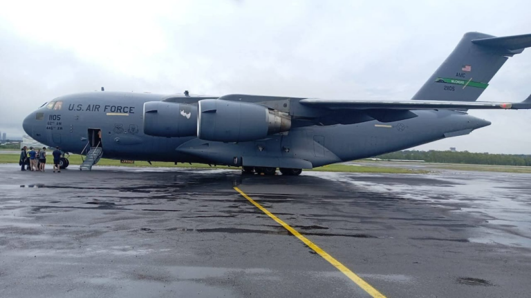 El arribo de la aeronave a territorio nacional se enmarca dentro de la cooperación internacional entre Paraguay y el país americano, en el Programa de Respuestas a Crisis y Contingencias. Foto: Gentileza