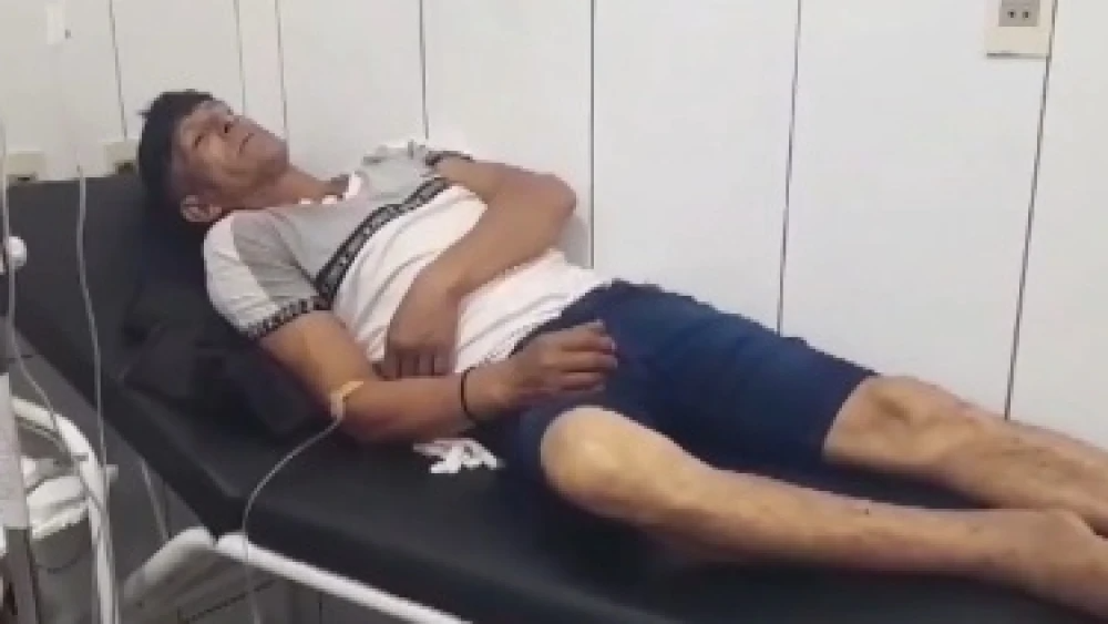 El hombre afortunadamente fue socorrido a tiempo por sus vecinos.Foto: Captura.