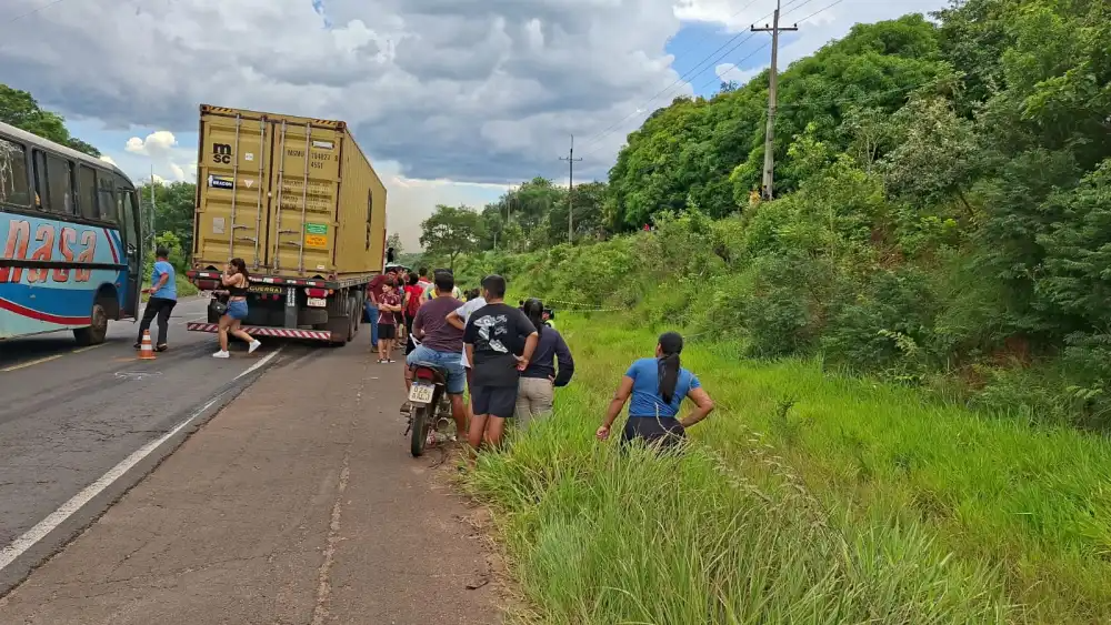El accidente de tránsito se registró sobre la ruta PY08, un tramo en pésimo estado. Foto: ÚH - Carlos Aquino.