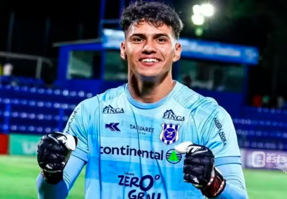 Ángel Martínez fue la gran figura en el empate entre 2 de Mayo y Alianza Lima en Perú por la Libertadores.