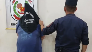 Un hombre de 76 años fue detenido tras balear a su esposa en la cocina de su casa, en Encarnación. Foto: Captura de video