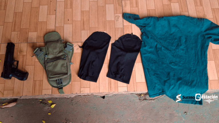 Un adolescente de 17 años fue aprehendido por agentes policiales en el barrio San Roque de Caazapá, tras ser sorprendido con una mochila que contenía una pistola de aire comprimido y elementos que podrían ser utilizados para ocultar la identidad - Foto: Gentileza - Edicion Suceso Multimedios