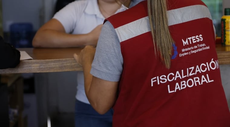 Formalización laboral: nueva medida inscribe de oficio de trabajadores al IPS