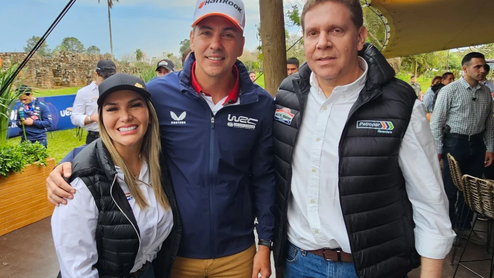 Johana Vega, Santiago Peña y Eddie Jara.Foto: Petropar.