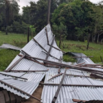 La tormenta dejó casas destechadas en Humaitá. Foto: Gentileza.