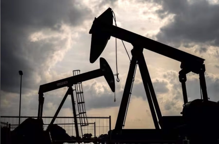 ¡Alivio mundial! El precio del petróleo se desploma tras anuncio de reapertura del estrecho de Ormuz