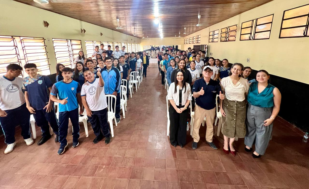 Jóvenes participaron en taller de inteligencia emocional en Fulgencio Yegros