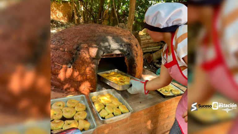 El arte de mezclar los ingredientes, amasar y hornear la chipa se transmite de generación en generación.