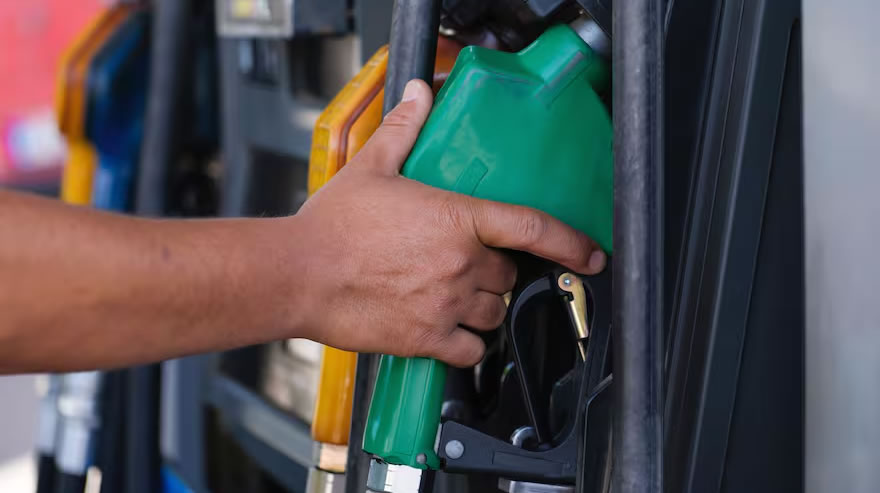 Detectan abusos laborales en las estaciones de servicios