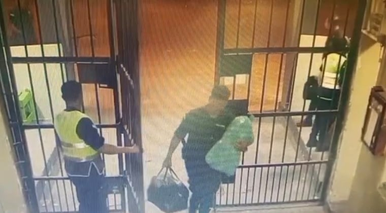 El uniformado fue visto en imágenes del circuito cerrado. Foto: Gentileza.