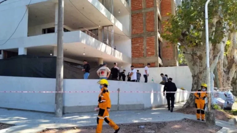 El cuerpo de un paraguayo fue hallado dentro de un muro en Argentina.Foto: Infobae.