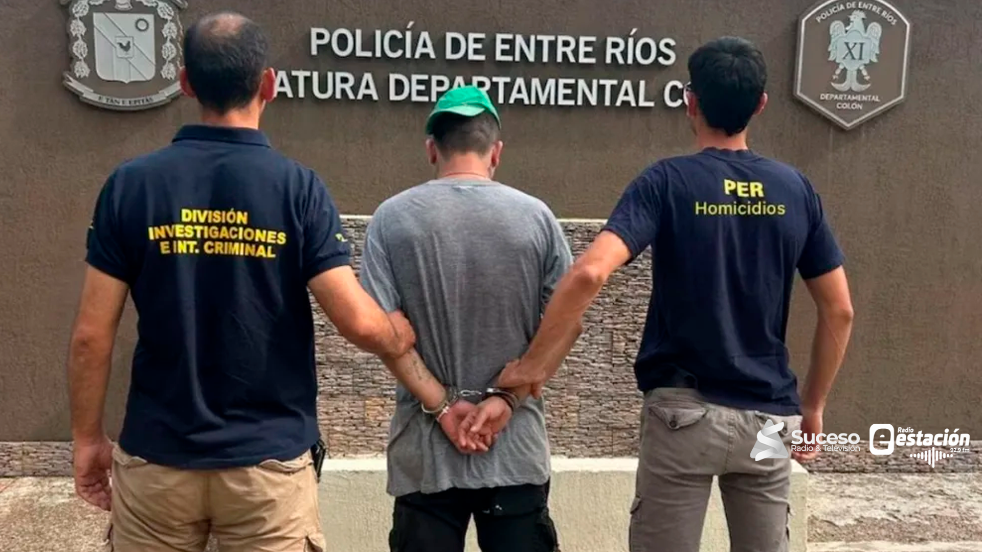 Se trata de Nicolás “Nino” Acosta, acusado de asesinar a un presunto sereno cuyo cuerpo fue hallado envuelto en una frazada, cubierto con cal y escondido en una obra en construcción. - Foto: Ministerio de Seguridad y Justicia Colon.