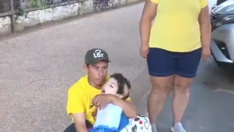 El menor tiene varios problemas de salud por lo que debe seguir con su tratamiento.Foto: Captura.