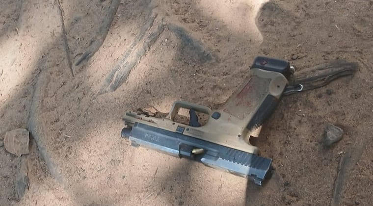 Arma de fuego que se habría disparado de manera accidental. Foto: Gentileza.