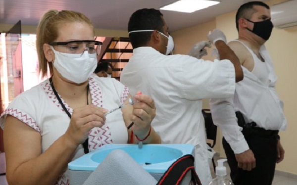 Las personas mayores son parte del grupo que debe acceder a la antininfluenza para evitar el desarrollo de formas graves de la enfermedad.