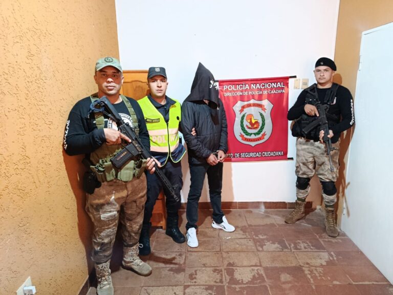 Expolicía con múltiples órdenes de captura se entrega en Caazapá