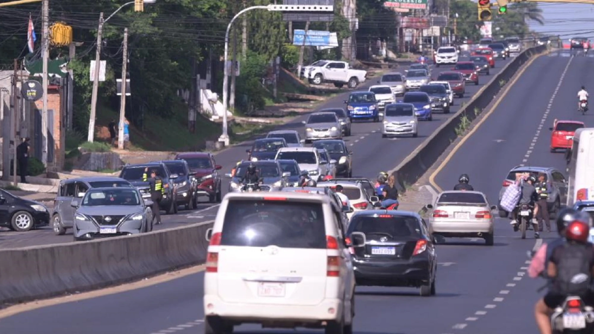 El operativo retorno se realiza intenso y fluido, según informó el Ministerio de Obras Públicas y Comunicaciones.Foto: Daniel Duarte.