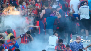 Los principales focos de violencia se generaron en el sector norte del Defensores del Chaco, que propició la suspensión del superclásico.