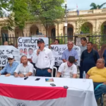 El coordinador movilizó a los adultos mayores y lugo los abandonó.