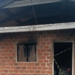 La vivienda fue consumida en su interior por un incendio. Foto: Gentileza.