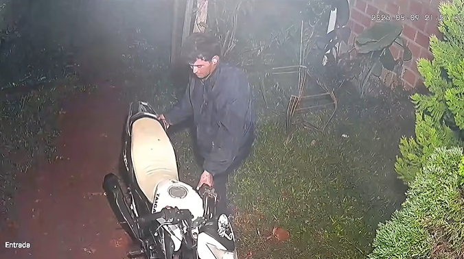 Intentó hurtar una motocicleta y huyó al ser sorprendido por el dueño en San Juan Nepomuceno