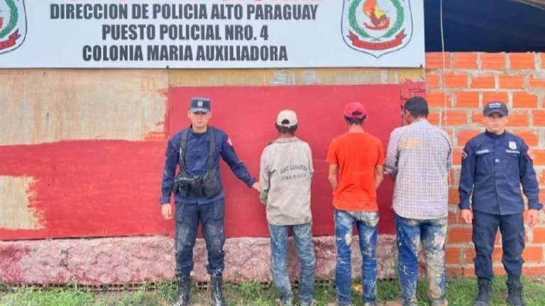 Remigio Caballero Giménez, César Ranulfo Rodríguez Pana y Cristian David Agüero quedaron detenidos tras el crimen.Foto: Alcides Manena.