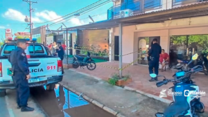 La víctima fue auxiliada rápidamente por bomberos voluntarios, encontrándose con pronóstico reservado, según médicos que lo atienden en el Hospital General Coronel Oviedo