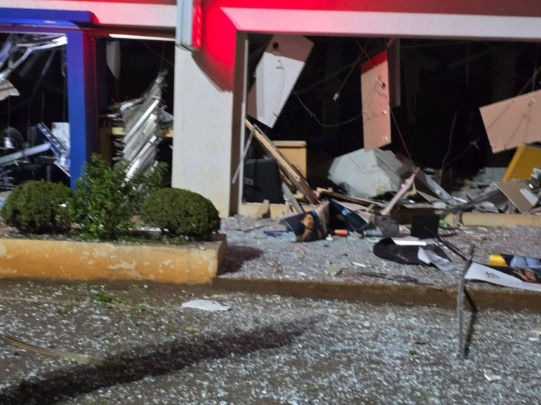 Banda armada ataca tres bancos y una casa de cambios en Santa Rita.