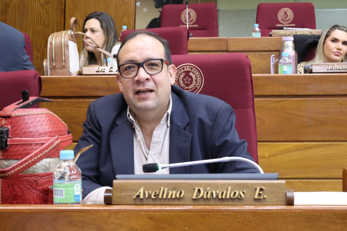 Caazapá avanza en desarrollo, pero necesita más profesionales de blanco, afirma legislador