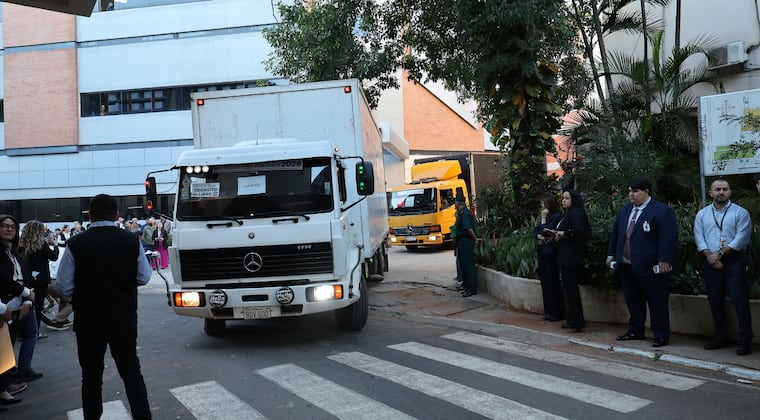 Las máquinas y maletines estarán organizados en los locales de votación para un testeo general para este sábado 6 de junio. Foto: Gentileza