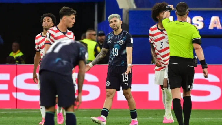 Paraguay no tuvo respuesta en campo de juego. FREDERIC J. BROWN/AFP