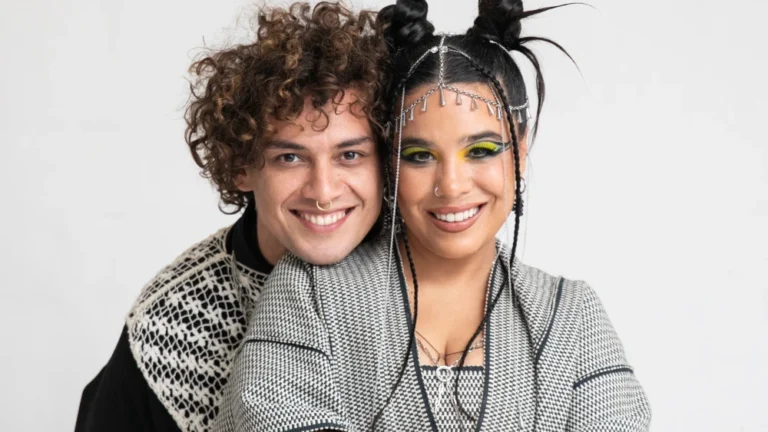 Jenni Hicks y Miguel Narváez, integrantes de Purahéi Soul, fueron confirmados por la FIFA para interpretar el Himno Nacional Paraguayo antes del debut de la Albirroja en el Mundial 2026.Foto: Gentileza.