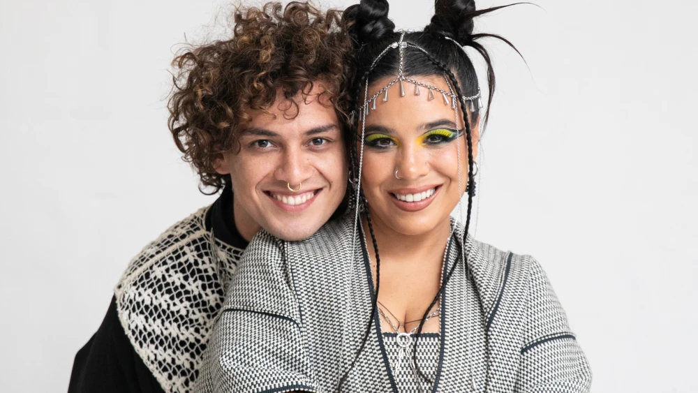 Jenni Hicks y Miguel Narváez, integrantes de Purahéi Soul, fueron confirmados por la FIFA para interpretar el Himno Nacional Paraguayo antes del debut de la Albirroja en el Mundial 2026.Foto: Gentileza.