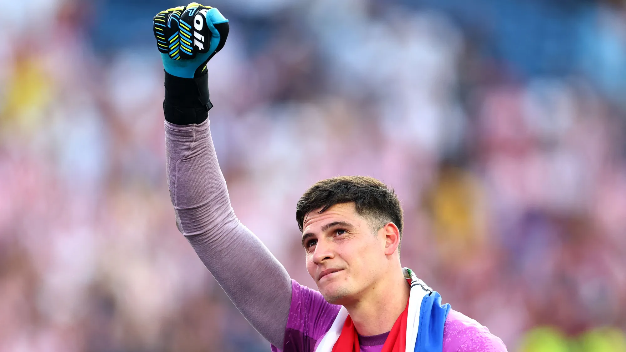 El arquero de la selección paraguaya Orlando Gill fue reconocido como “Ciudadano Destacado” por la Junta Municipal de San Lorenzo. Foto: AFP.
