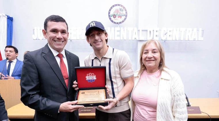 Jugadores de la Albirroja son declarados “Ciudadanos Ilustres” en Central
