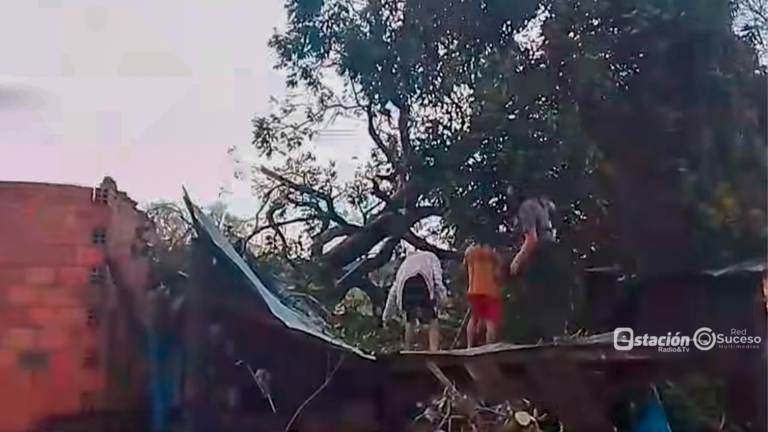 Violento temporal dejó más de 20 viviendas destechadas y cuantiosos daños en San Juan Nepomuceno