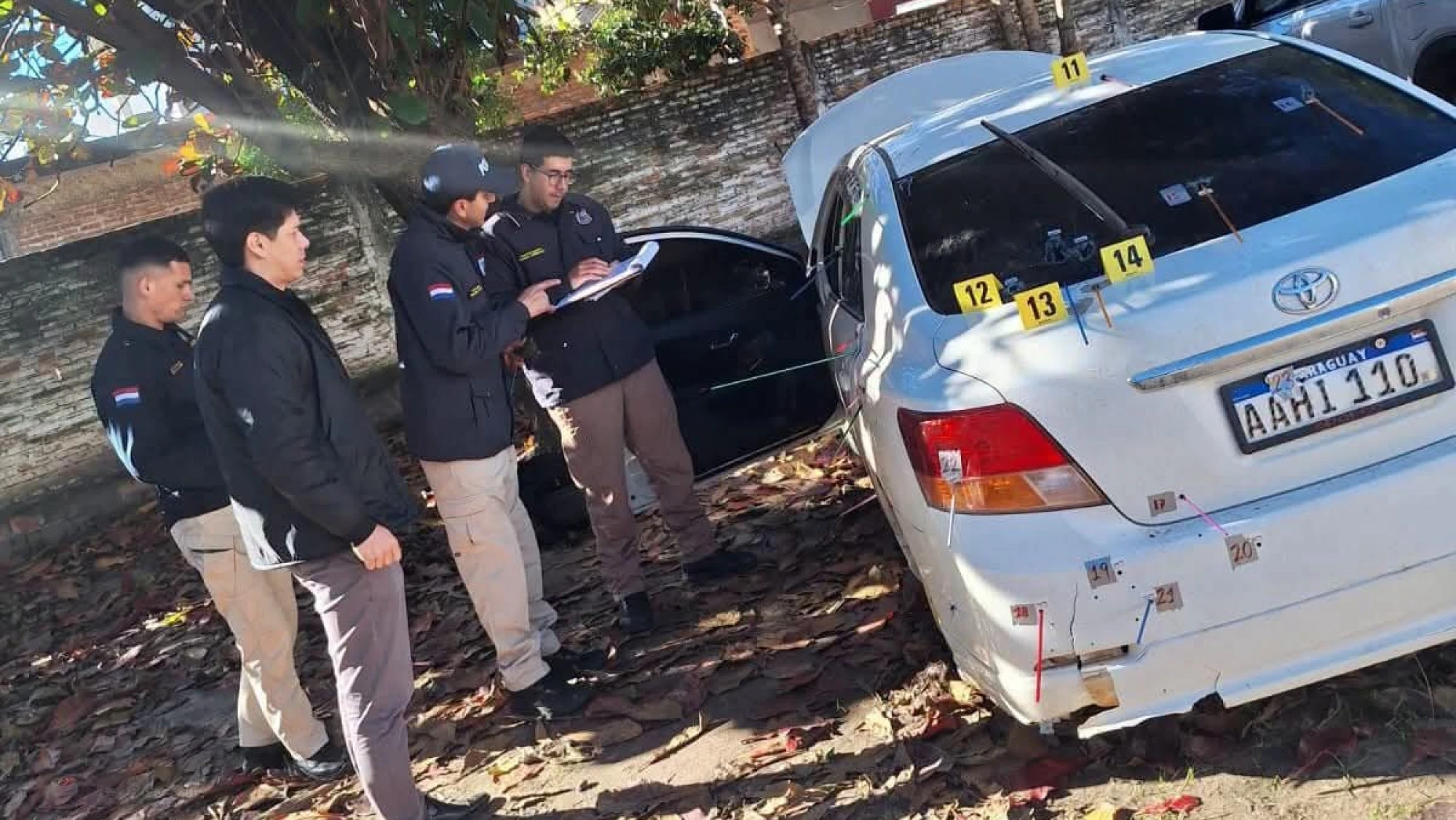 Los intervinientes realizaron 33 disparos contra el automóvil en el que viajaba el ahora fallecido.Foto: Juan José Brull.