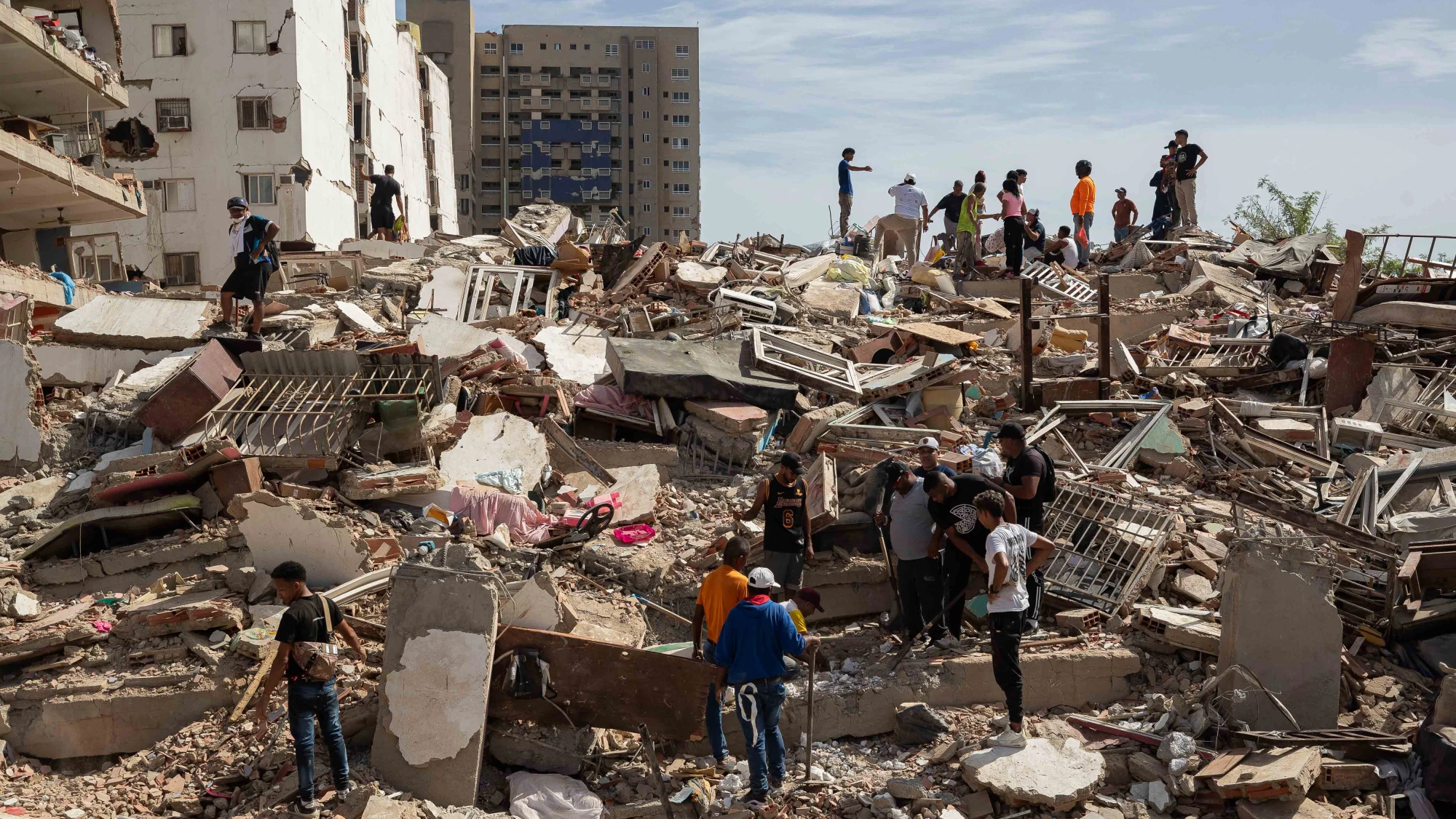 Sube a 5.398 la cifra de muertos por el doble terremoto en Venezuela