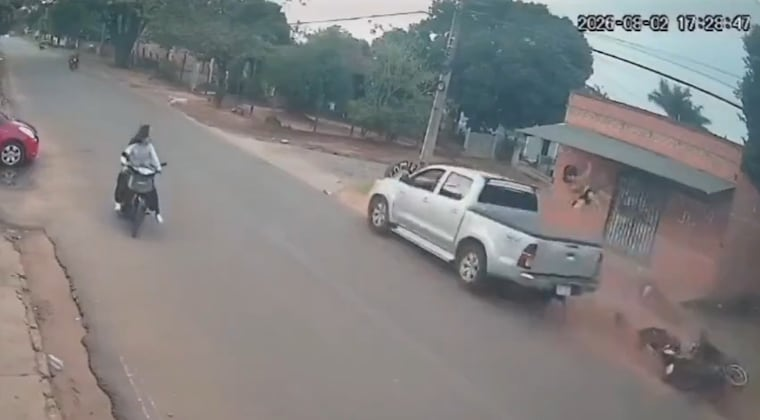 Choque en Curuguaty: conductor que atropelló a motociclistas se presentó tras huir