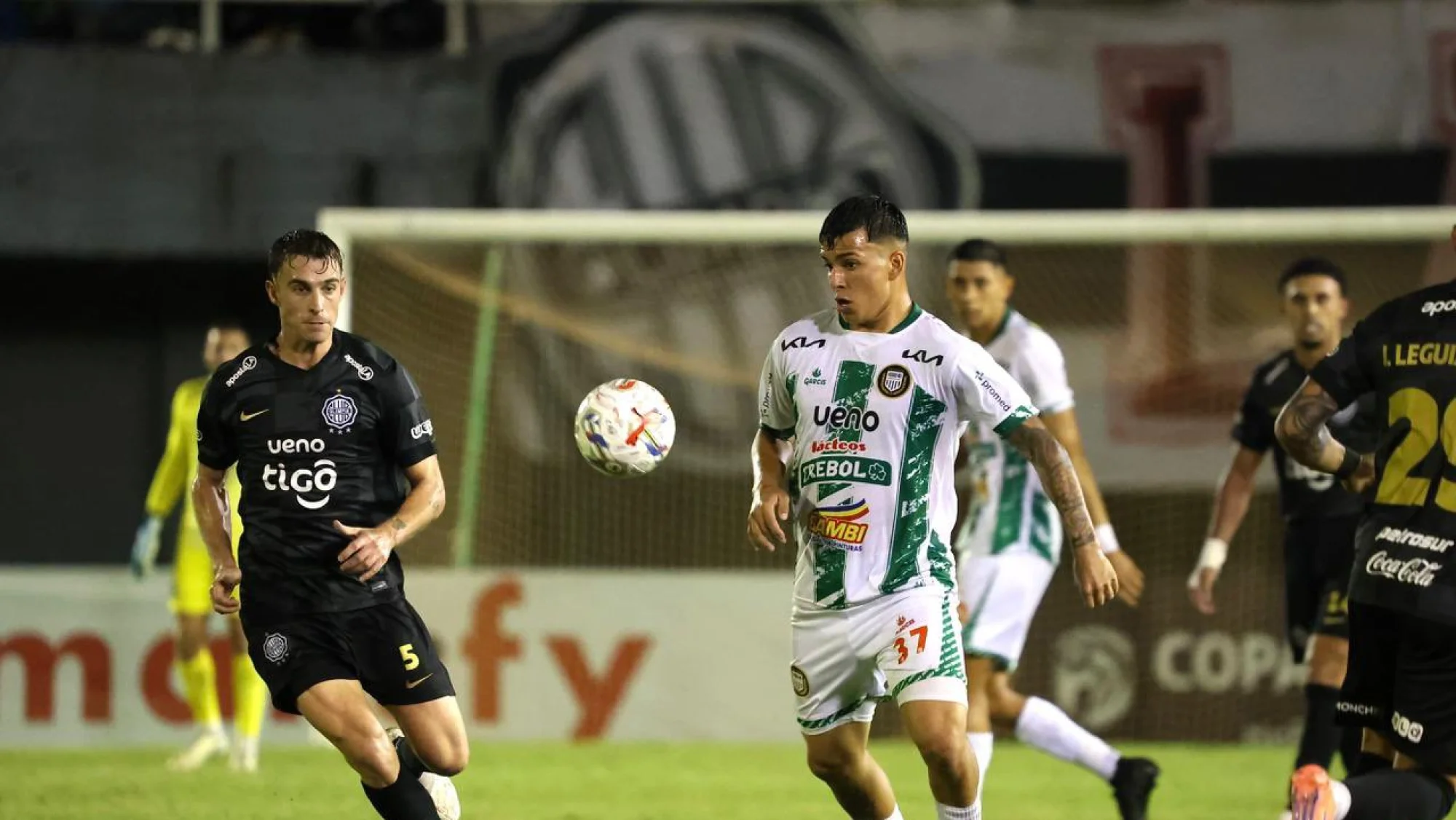 Olimpia va por su primera alegría
