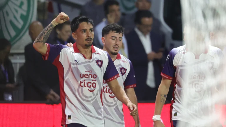 Jonatan Torres celebra su gol ante Palmeiras.Foto: Sebastiao Moreira/EFE