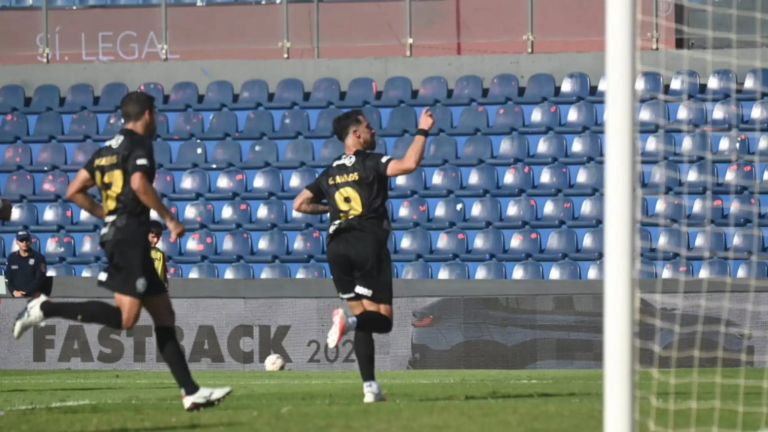 Gabriel Ávalos festejó su primer gol con la camiseta de Olimpia
