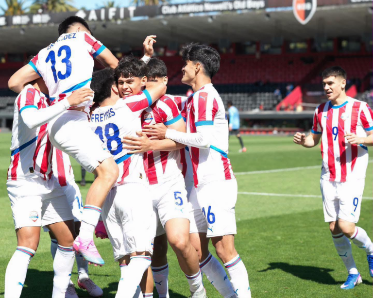Paraguay avanza invicto y espera rival