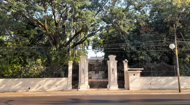 Ejecutivo desmiente rumores de robo en la residencia presidencial y refuerza su protocolo de seguridad. Foto: Archivo.